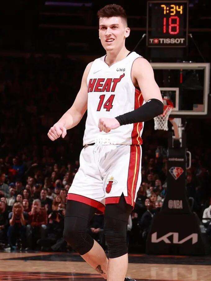 育足协杯中 育足协杯中