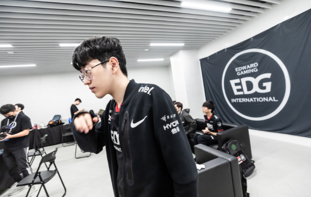 多线作战 多线作战